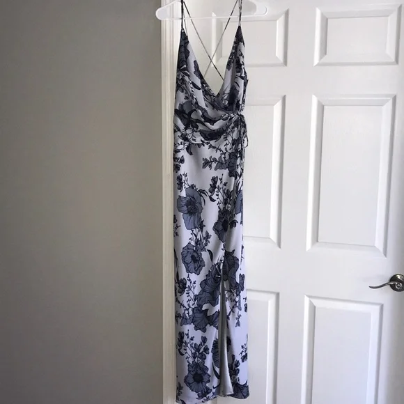 Worn once - Strappy floral open back maxi dress - Picture 5 of 8